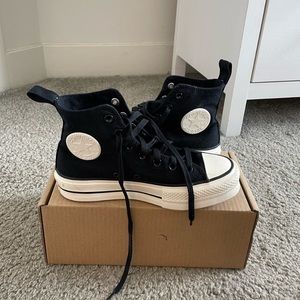 LOOKING FOR platform black converse